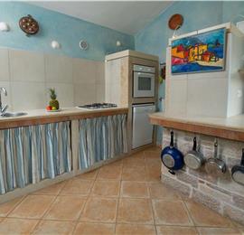 5 Bedroom Istrian Villa Estate with Large Pool and Gardens near Barban, Sleeps 12